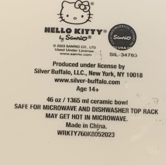Hello Kitty Strawberry Milk 9” Ceramic Dinner Bowl with Japanese Letters - Picture 9 of 9